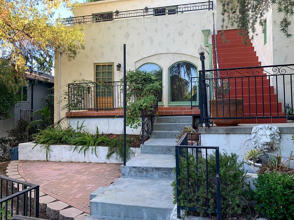 Entrance, outdoors