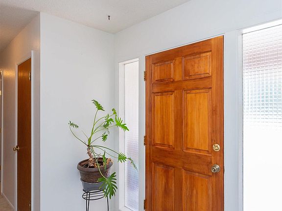 5th image of 609 W Gayle St