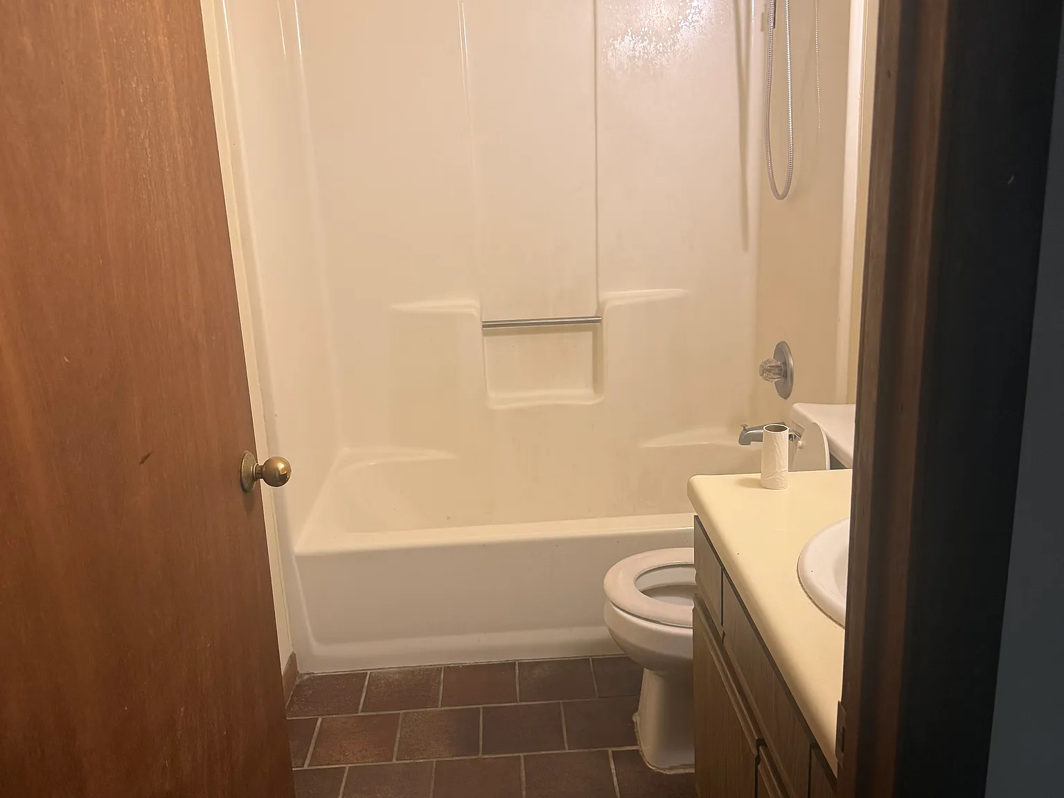 1 bed, 850 sqft, $900 — Photo 4