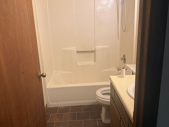 4th image of 432 N Main St #2