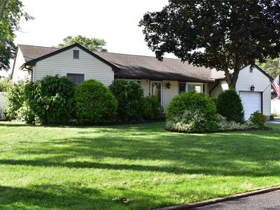 386 Lillian Boulevard, Holbrook, NY, 11741