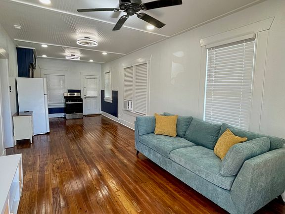 3rd image of 4320 Avenue R