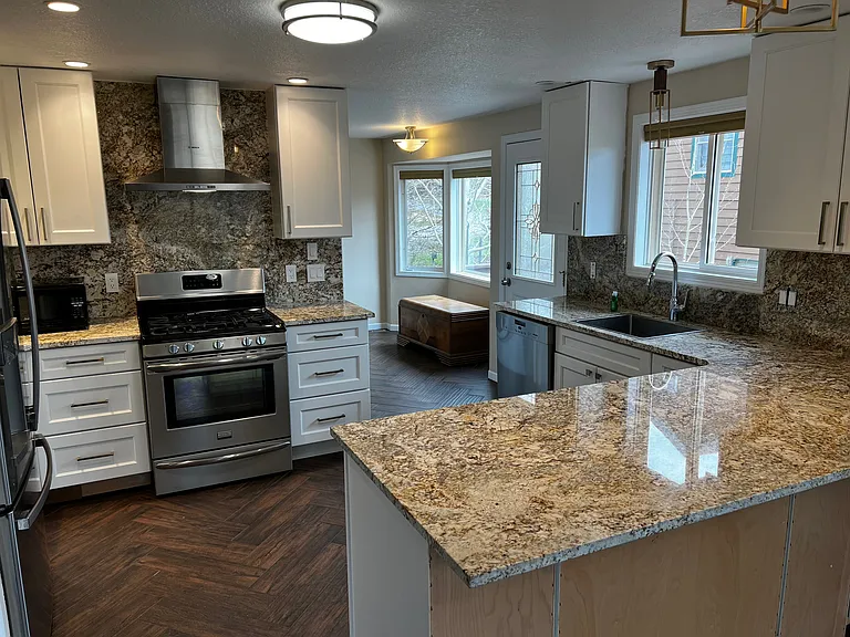 404 Summit Dr #A — Photo 2