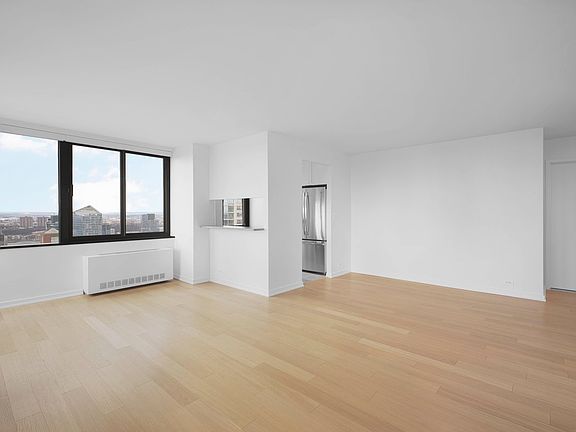 5th image of 124 W 60th St APT 41E