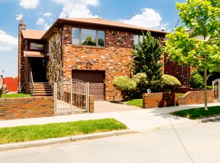 15437 Riverside Dr, Whitestone, NY 11357