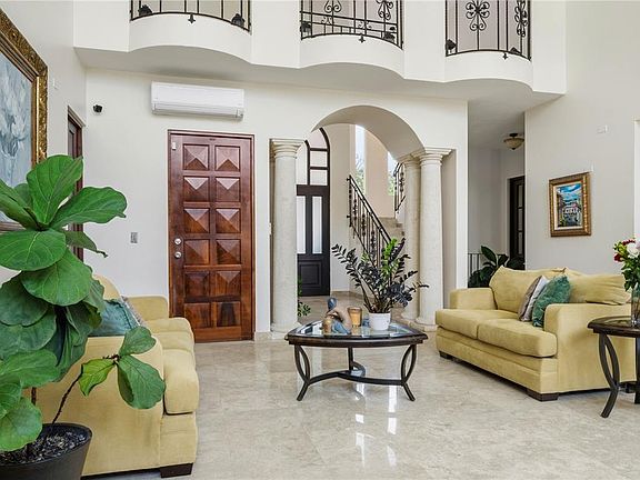 5th image of E10 C #5