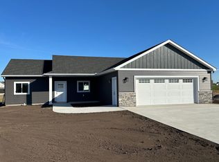 210 Woolgrass Way, Avon, MN 56310