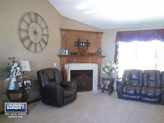 Spacious living room