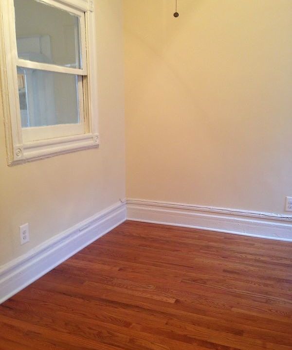 2nd image of 271 Halsey St APT 3R