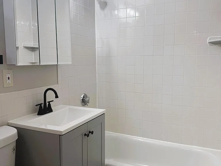26 Newhall St #4 — Photo 4