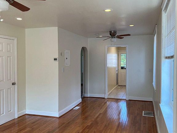 5th image of 59 Galveston Pl SW APT 1