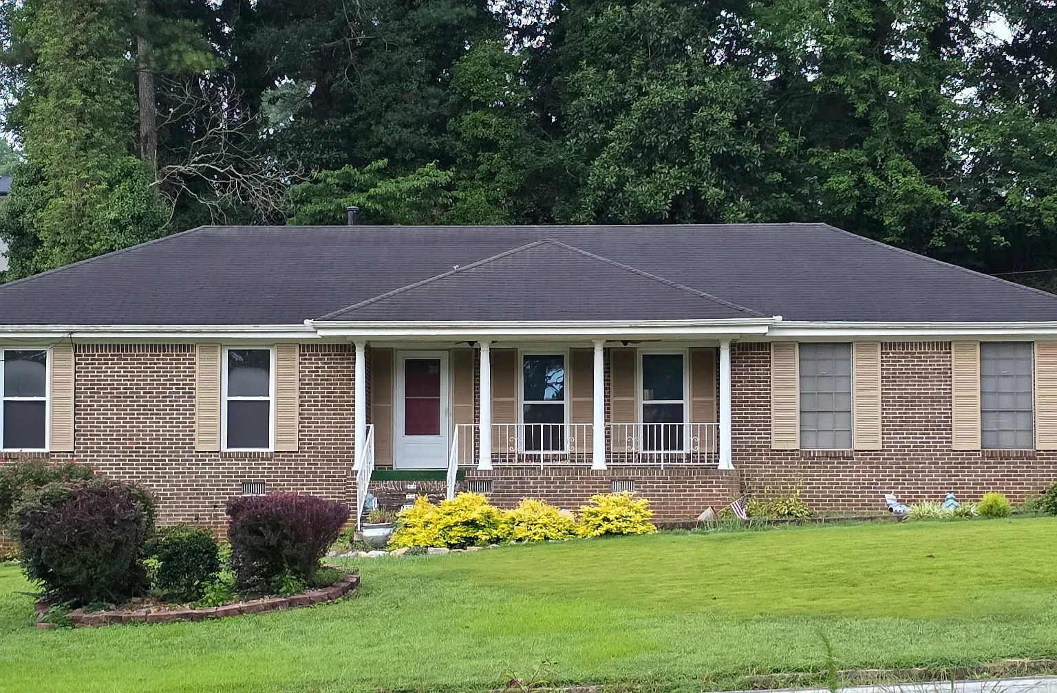 3 bed, 1180 sqft, $2,100 — Photo 1