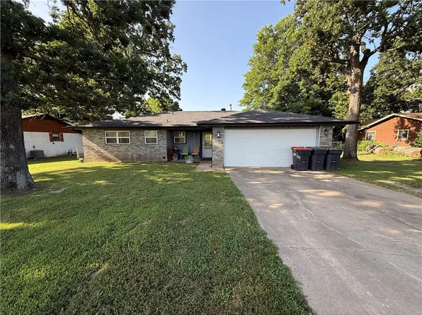 3655 Julio Rd, Springdale, AR 72764