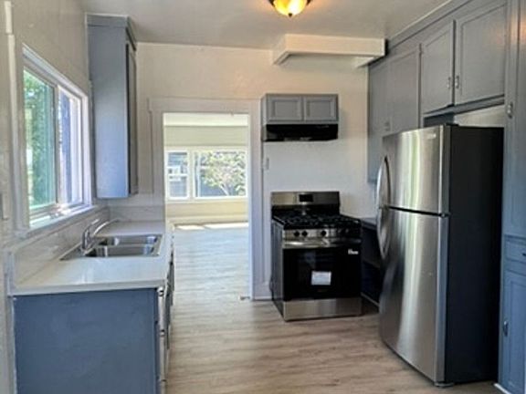 3rd image of 620-626 N Walnut Ave #622