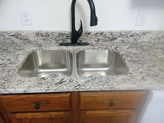 4th image of 300 W Pearl St APT 5