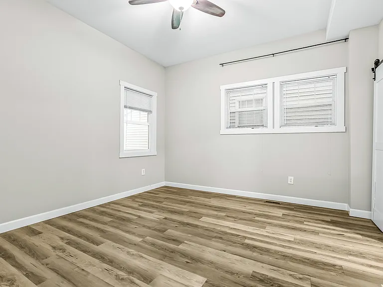 1112 E Spring St #1 — Photo 11