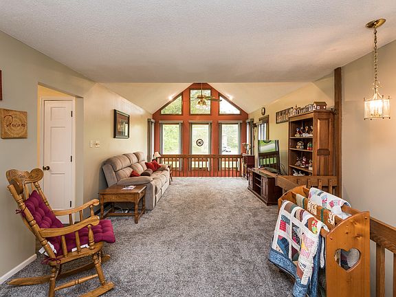 3rd image of 316 Riverview Dr