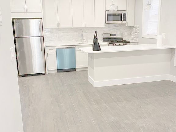 5th image of 24-30 35th St #1