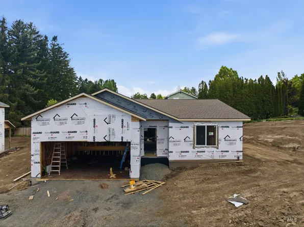 2812 Cyprus Cir, Moscow, ID 83843