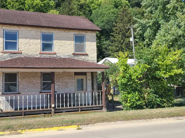 1030 S Highway 52, Guttenberg, IA 52052
