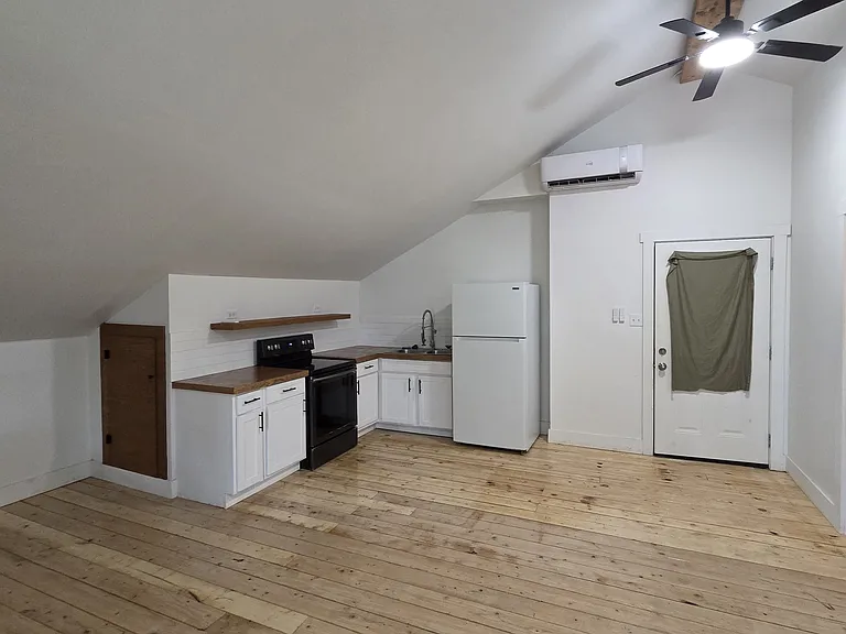 4848 FM 2484 — Photo 33
