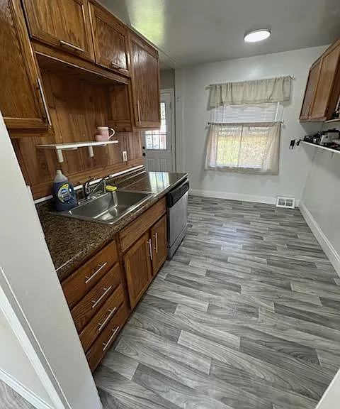 12504 Sprecher Ave — Photo 7