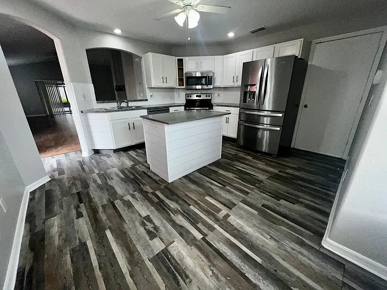 2620 Regency Oak Ln — Photo 8