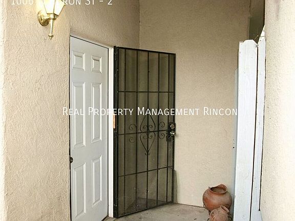 2nd image of 1006 W Huron St APT 2