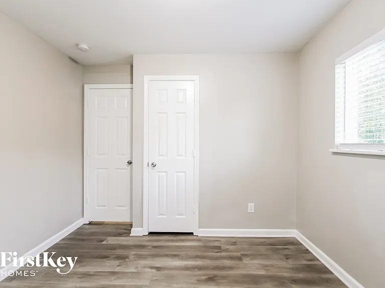 410 Grovewood Dr — Photo 10