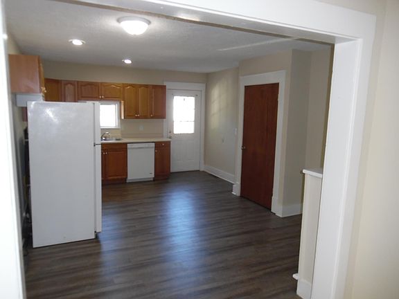 Kitchen 16'5" x15'3"