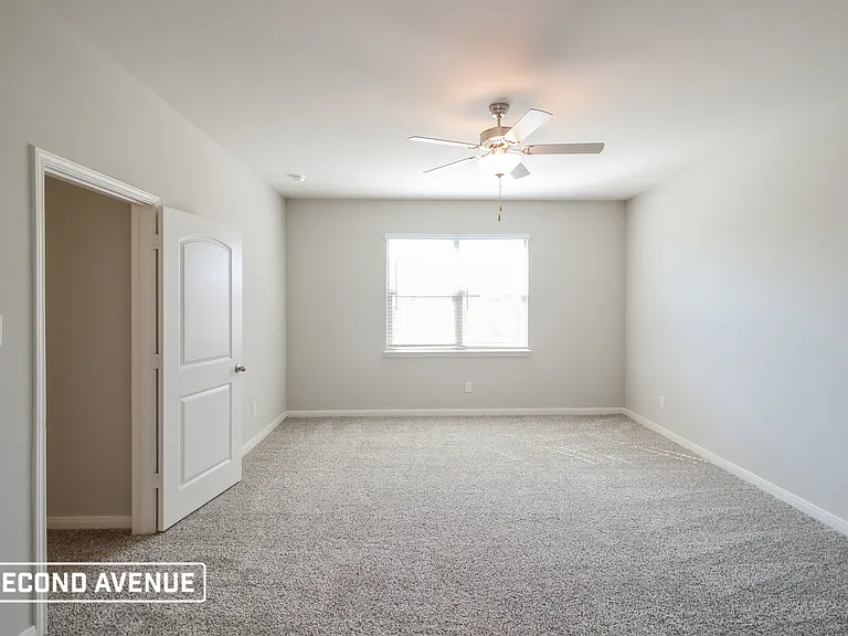 2105 Meadow Dr — Photo 10