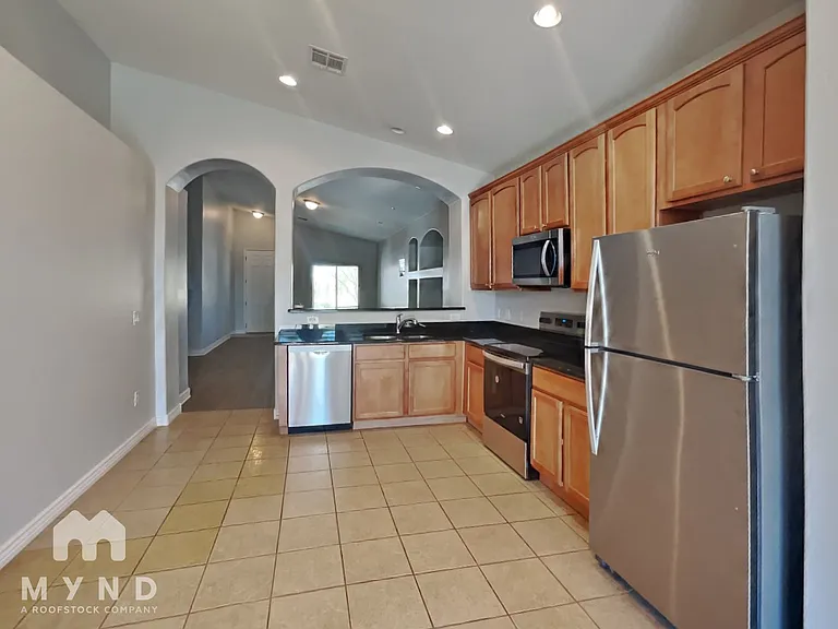 1229 E Prickly Pear St — Photo 5