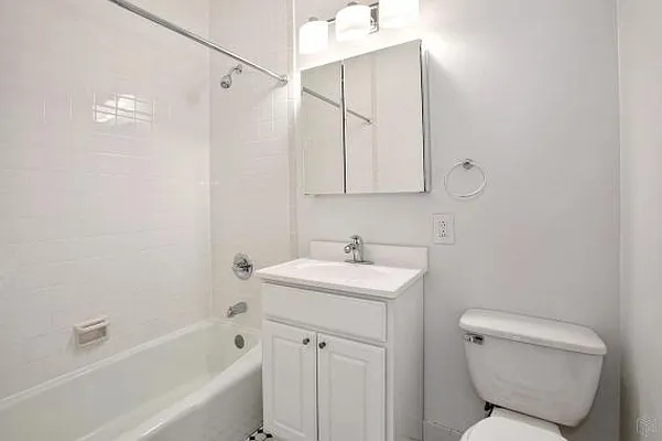 Rented by NY Living Solutions | media 4