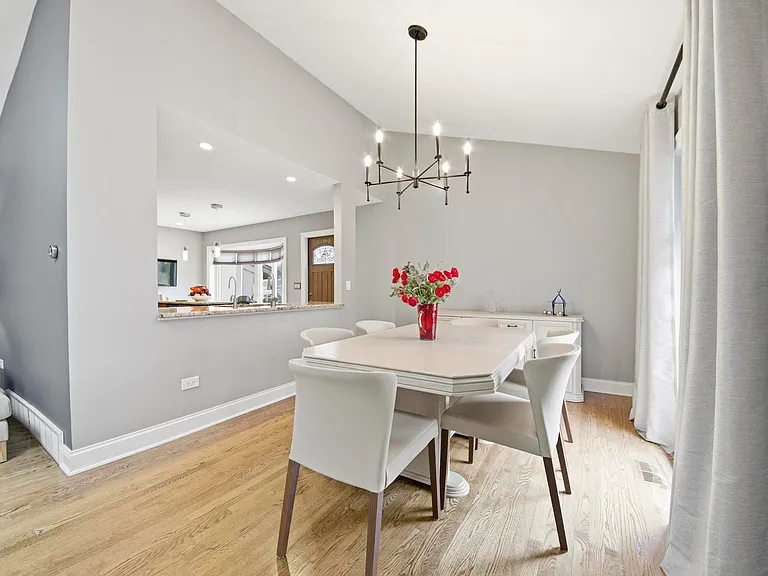E Burr Oak Dr — Photo 9