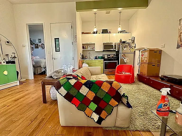 418 Melrose St #3F — Photo 22