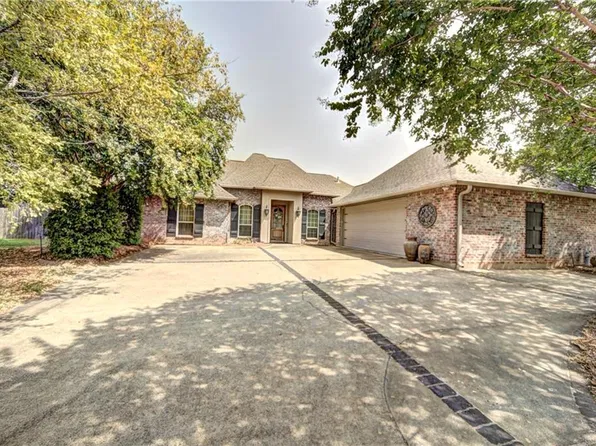309 Ledet Dr, Natchitoches, LA 71457