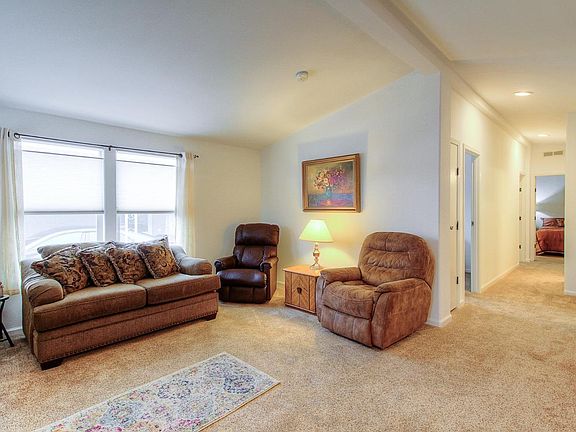 5th image of 143 Westgate Circle