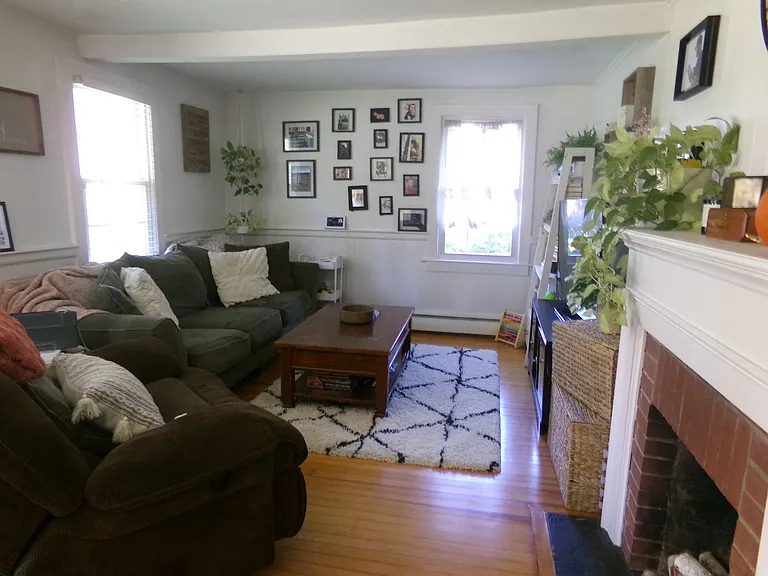 128 East St — Photo 3