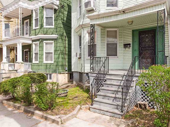 2nd image of 96 Clerk St
