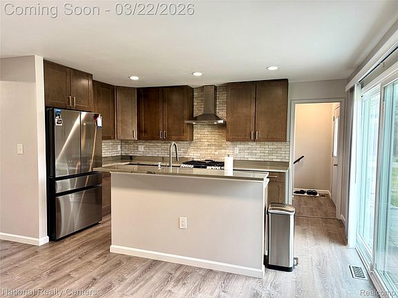 5th image of 40684 Village Wood Rd