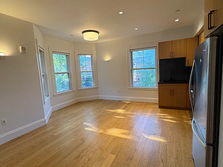 87 Gardner St — Photo 35