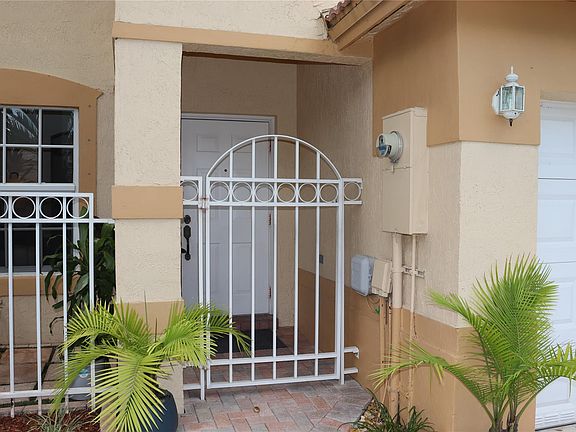 5th image of 814 NW 170th Terrace #814