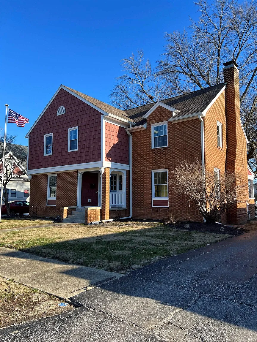 111 W 5th St photo 1