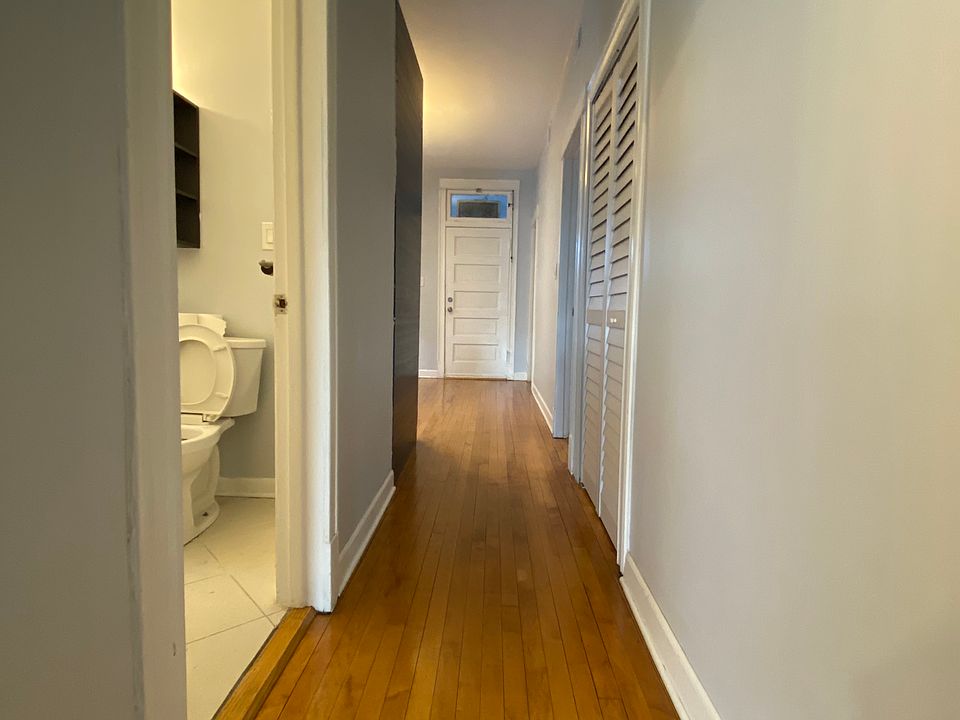 Hallway to kitchen