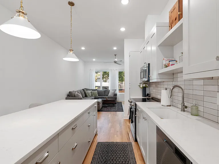 183 Moreland Ave SE #204 — Photo 11