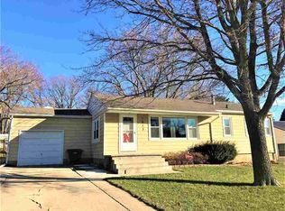 1013 Lilac Ln, Wayne, NE 68787