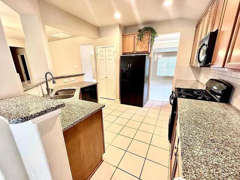 9923 Bronze Mill Ln — Photo 11