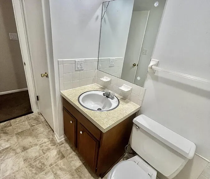 109 N West Ln — Photo 18