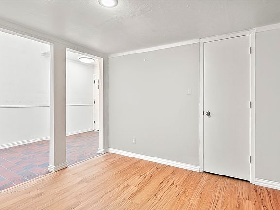 5th image of 3195 Golden Oak