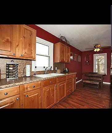4th image of 1035 N Derby Ave